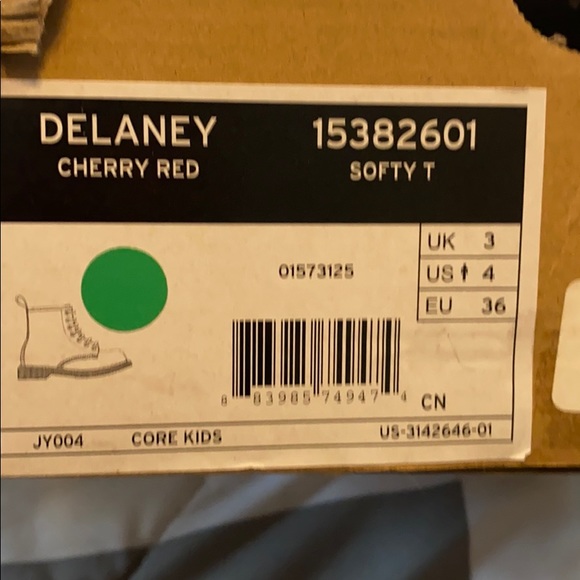 Used kids Dr. Martens. - Picture 6 of 6